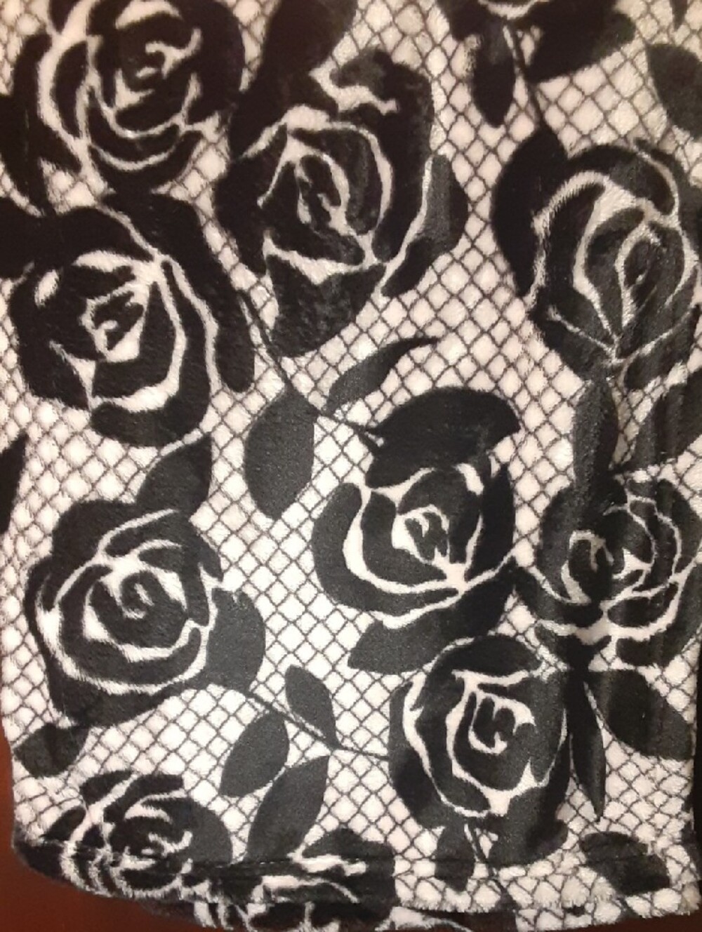 Juicy Couture Black and Pink Rose Plush Throw - Picture 2 of 6